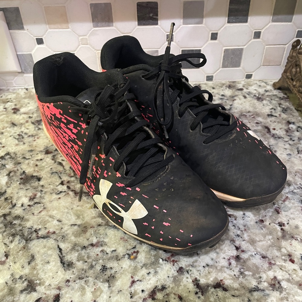 Size 5 Under Armour Cleats